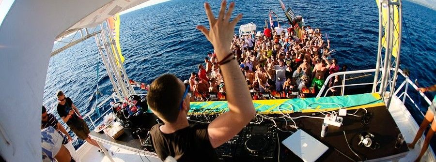 dj boat party